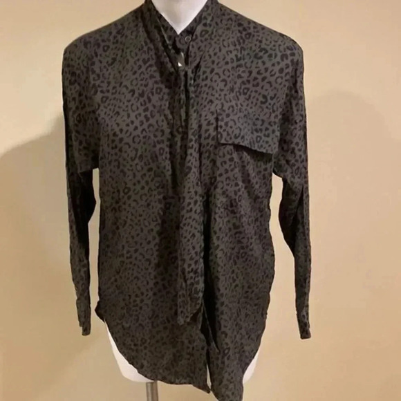 Zara animal Leopard print khaki button down shirt - Picture 3 of 9